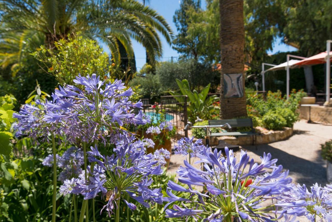 La Villa Roseraie , Hotel Familial Ouvert Toute L Annee Vence Exterior photo