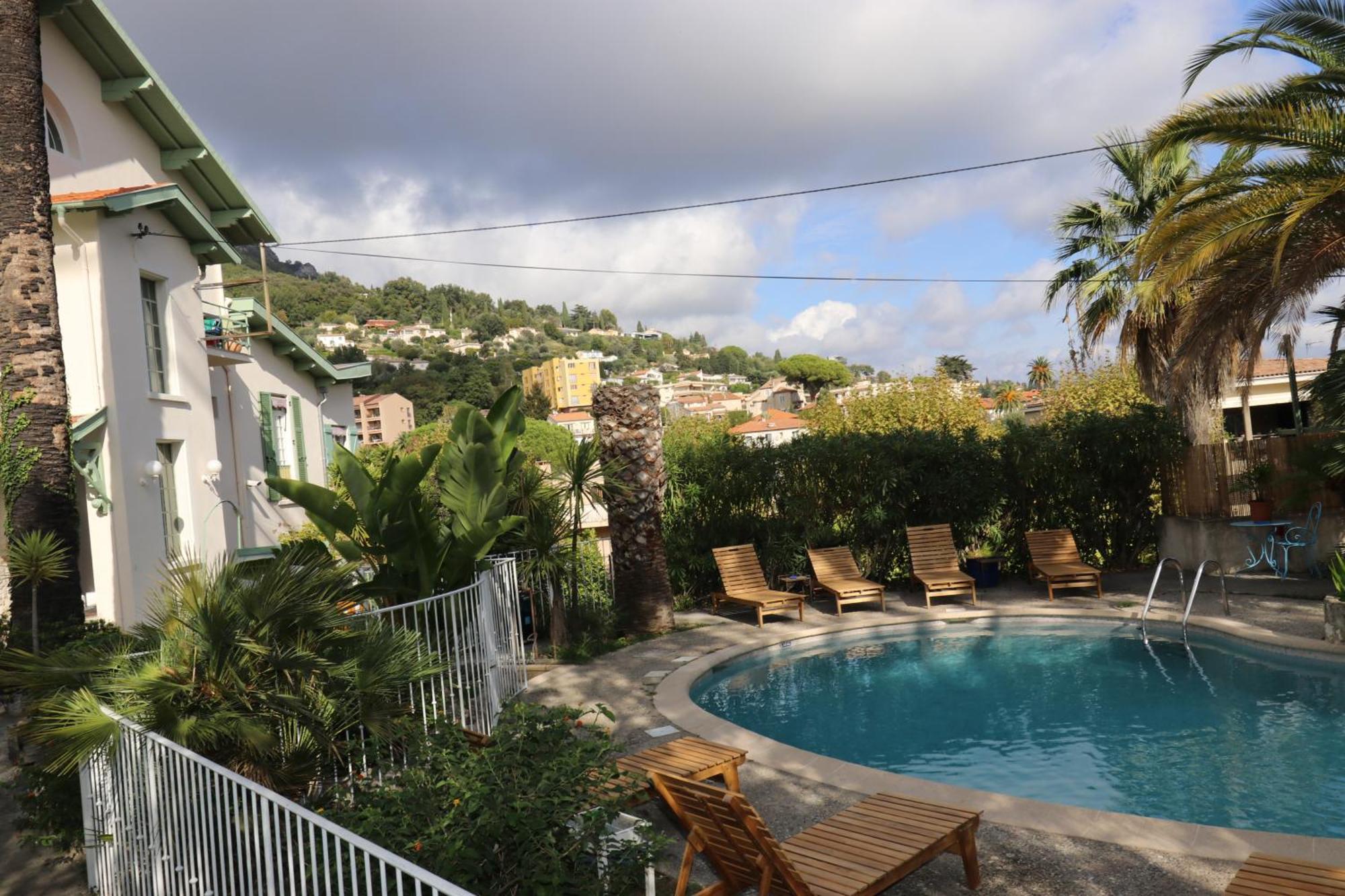 La Villa Roseraie , Hotel Familial Ouvert Toute L Annee Vence Exterior photo