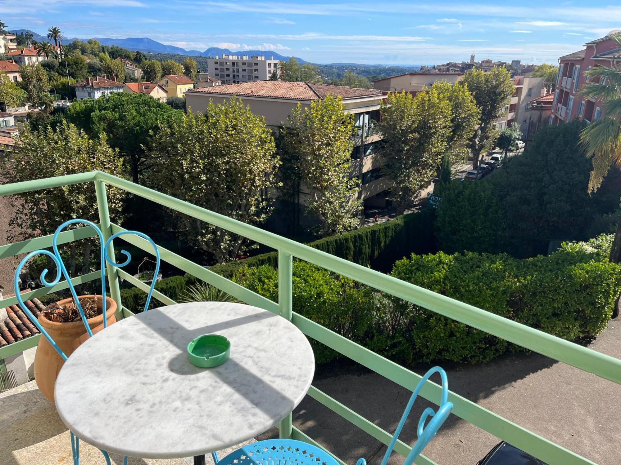 La Villa Roseraie , Hotel Familial Ouvert Toute L Annee Vence Exterior photo