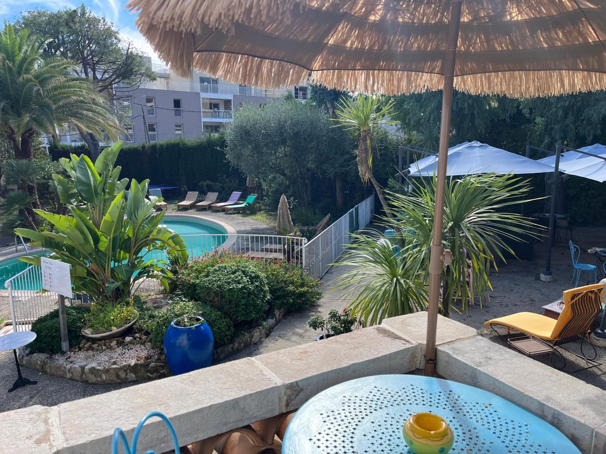La Villa Roseraie , Hotel Familial Ouvert Toute L Annee Vence Exterior photo