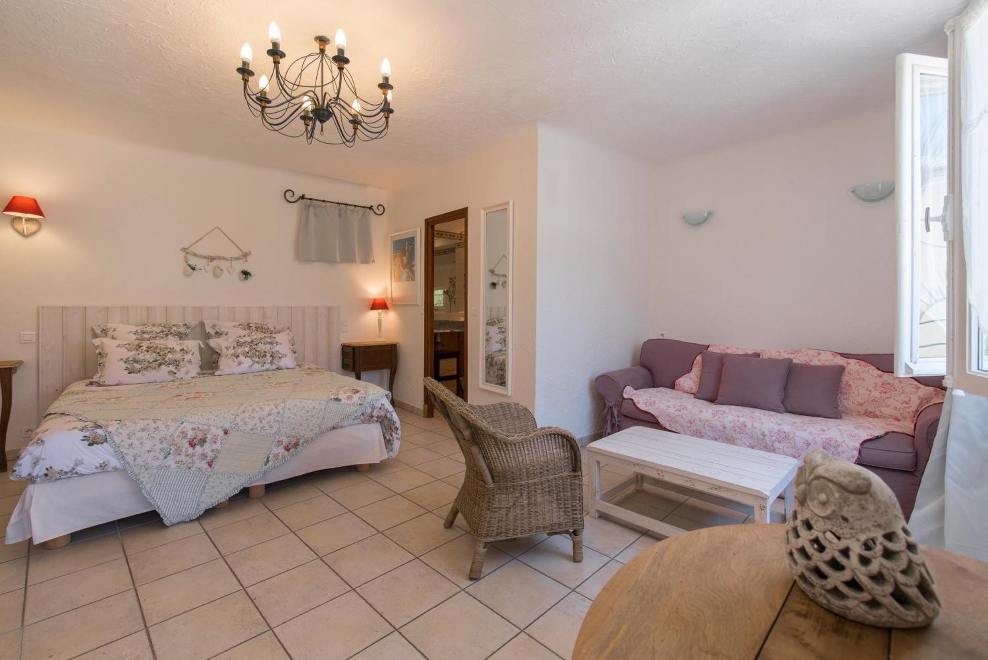 La Villa Roseraie , Hotel Familial Ouvert Toute L Annee Vence Room photo