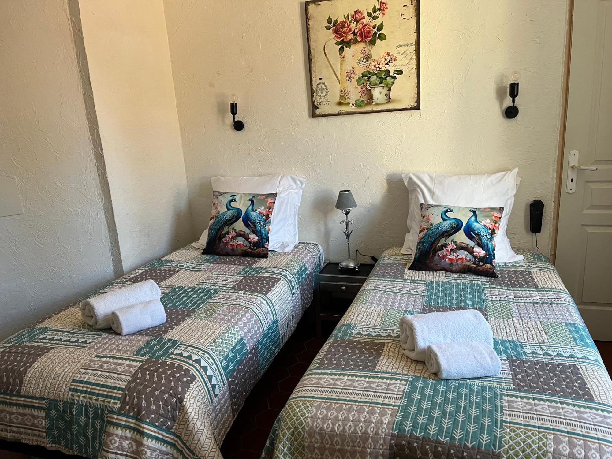 La Villa Roseraie , Hotel Familial Ouvert Toute L Annee Vence Exterior photo