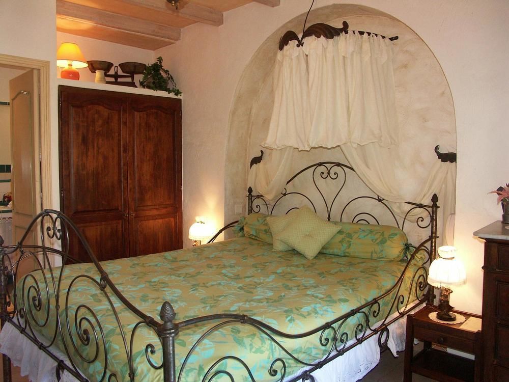 La Villa Roseraie , Hotel Familial Ouvert Toute L Annee Vence Exterior photo