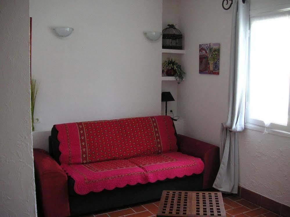 La Villa Roseraie , Hotel Familial Ouvert Toute L Annee Vence Exterior photo